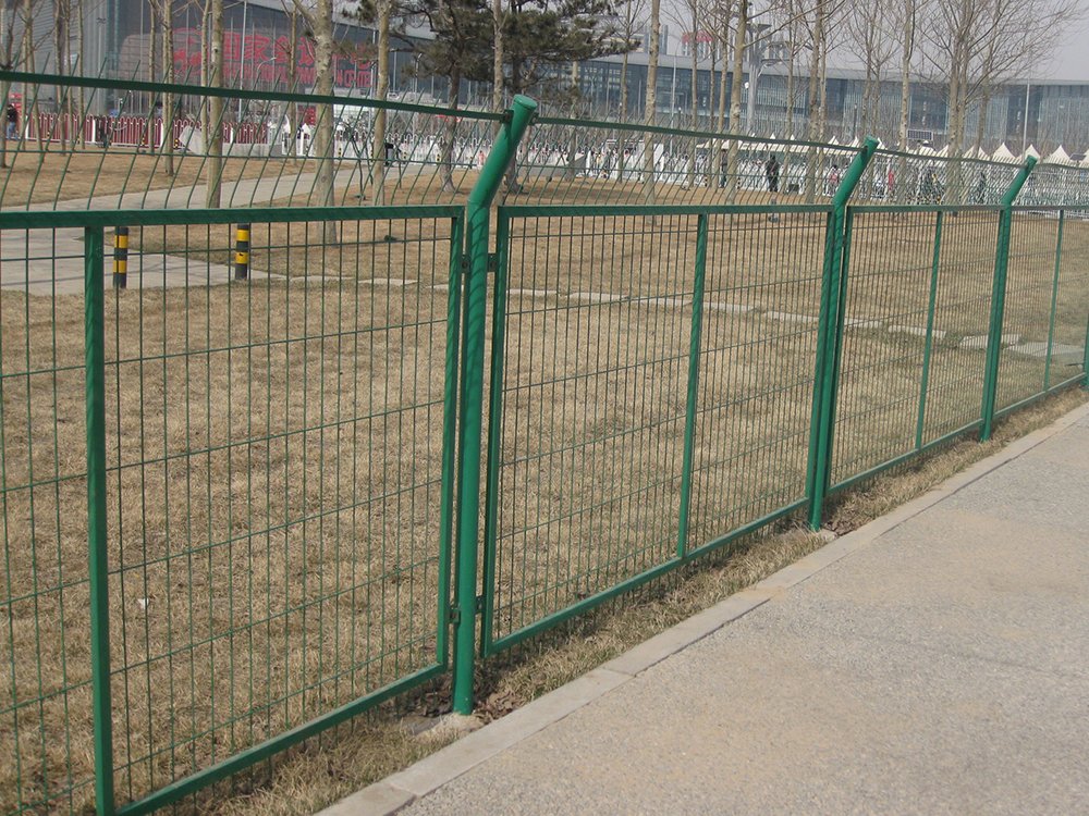 围栏网报价 草原网围栏 公路隔离护栏网