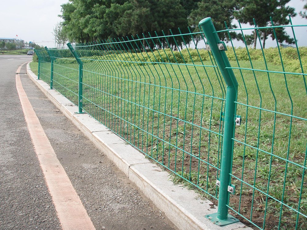 体育场围护栏网价钱 车间围栏厂 隔离网