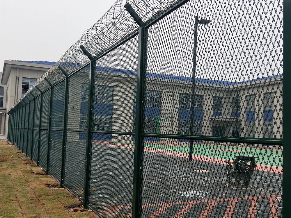 公路隔离栏 围栏定做厂家 铁丝网护栏网生产